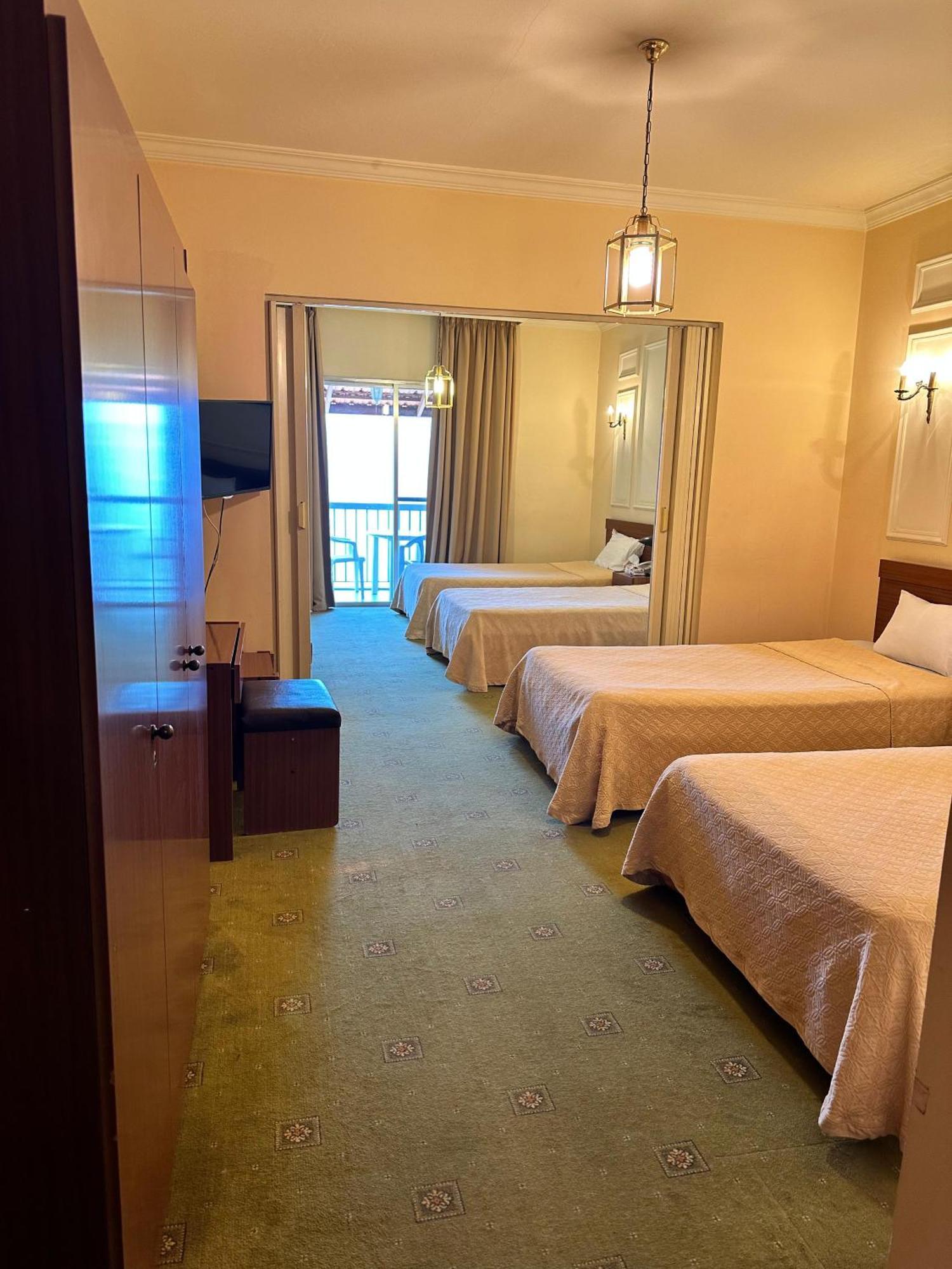 Le Crillon Hotel Brummana Eksteriør billede